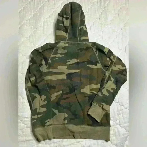 TNA GREEN CAMO HOODIE size  S - Picture 3 of 9